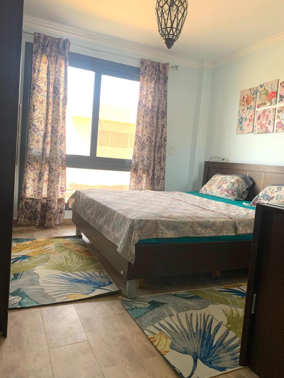 Azad Compound - Opposite To The Auc And Midtown Mall - New Apartment